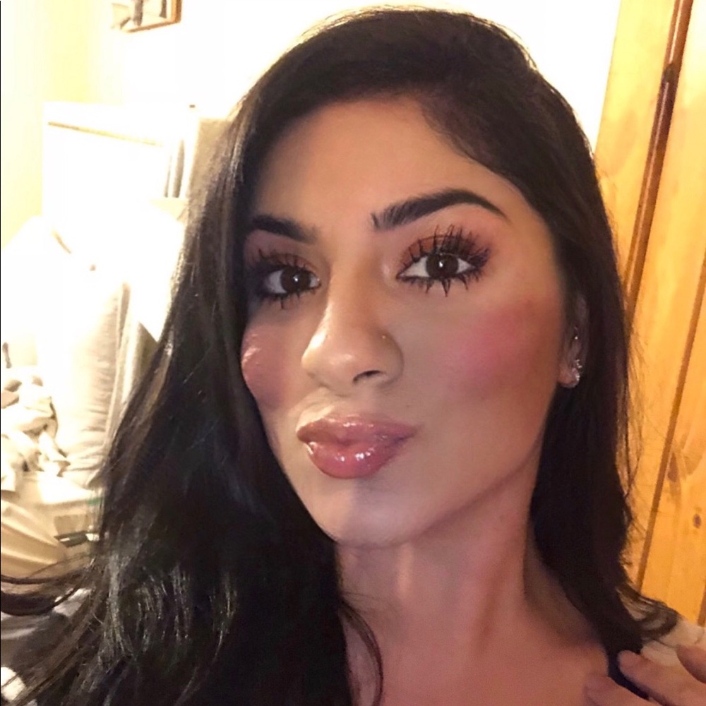 Meet your Posher, Stephany